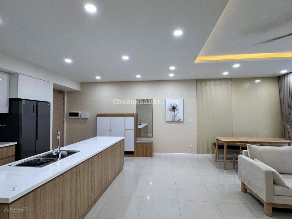 Chính chủ cần chuyển nhượng Palm Heights, 3PN - 121m2, giá: 9.250 tỷ, LH: 0932 129 ***, bao thuế phí